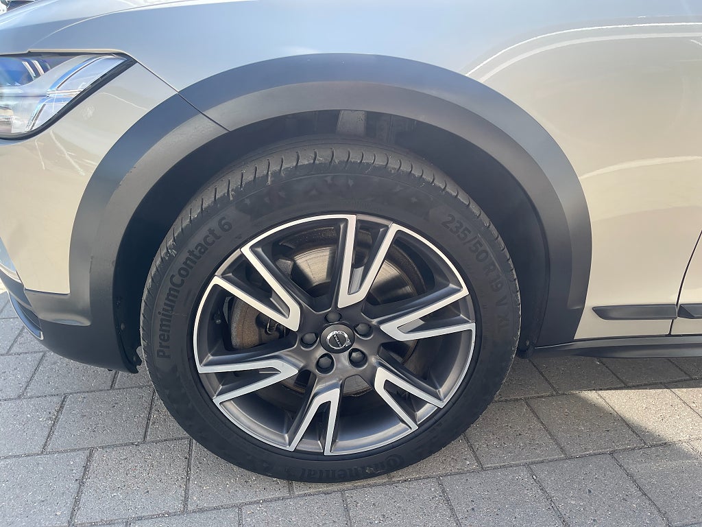 Volvo V90 Cross Country D4 AWD Pro 190 hk Välutrustad
