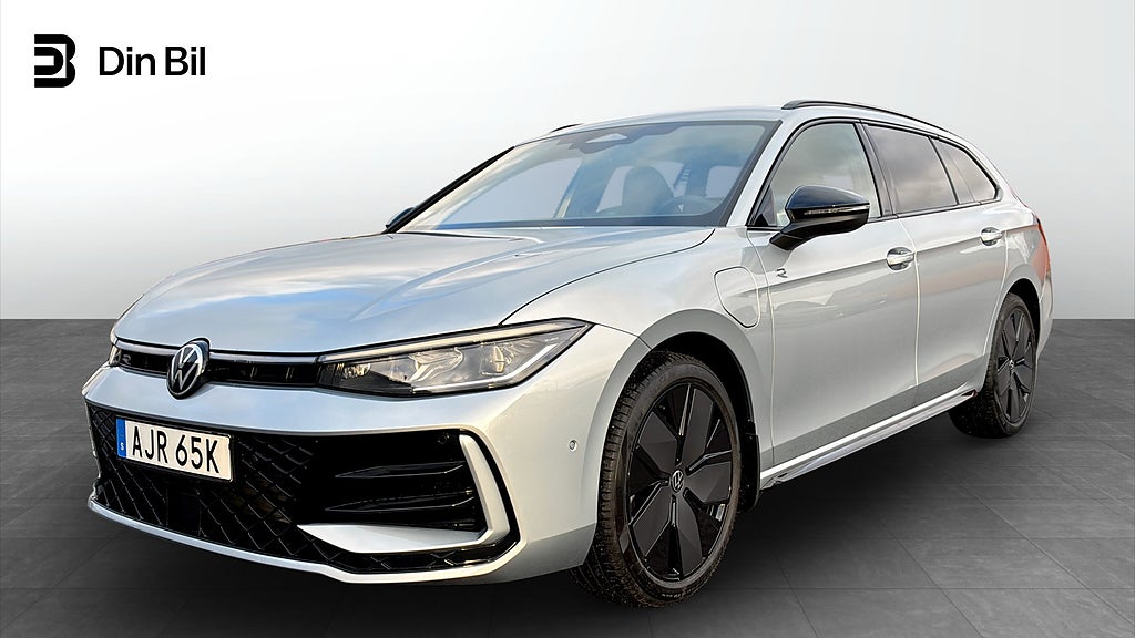 Volkswagen Passat EHYBRID 272 DSG6 R-LINE Swe Edition lager