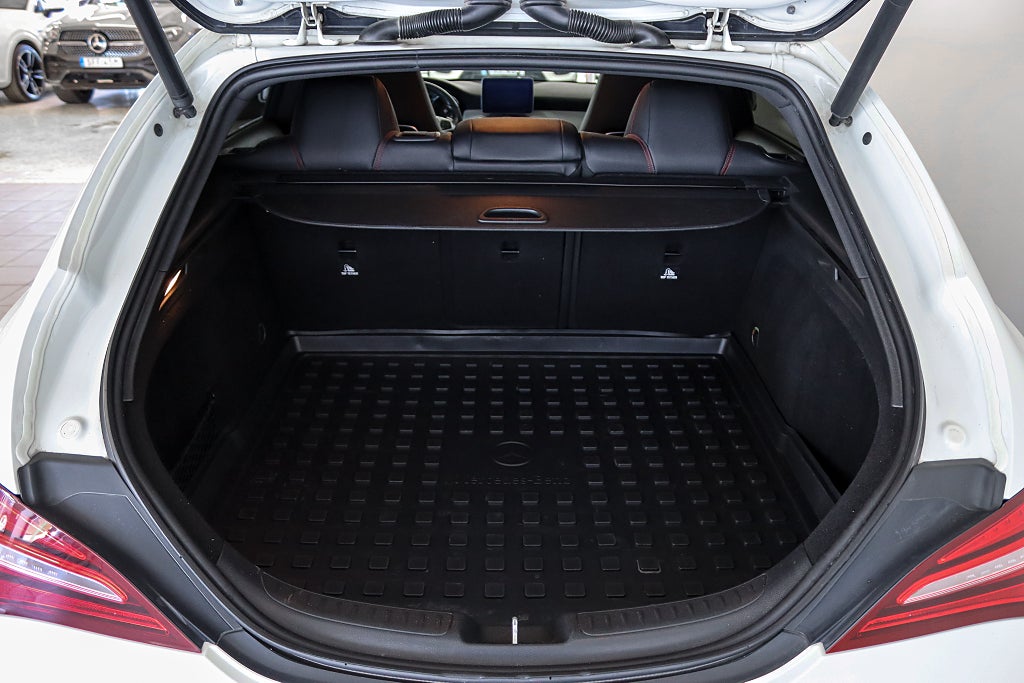 Mercedes-Benz CLA 220 d Shooting Brake AMG Pano Carplay 177hk