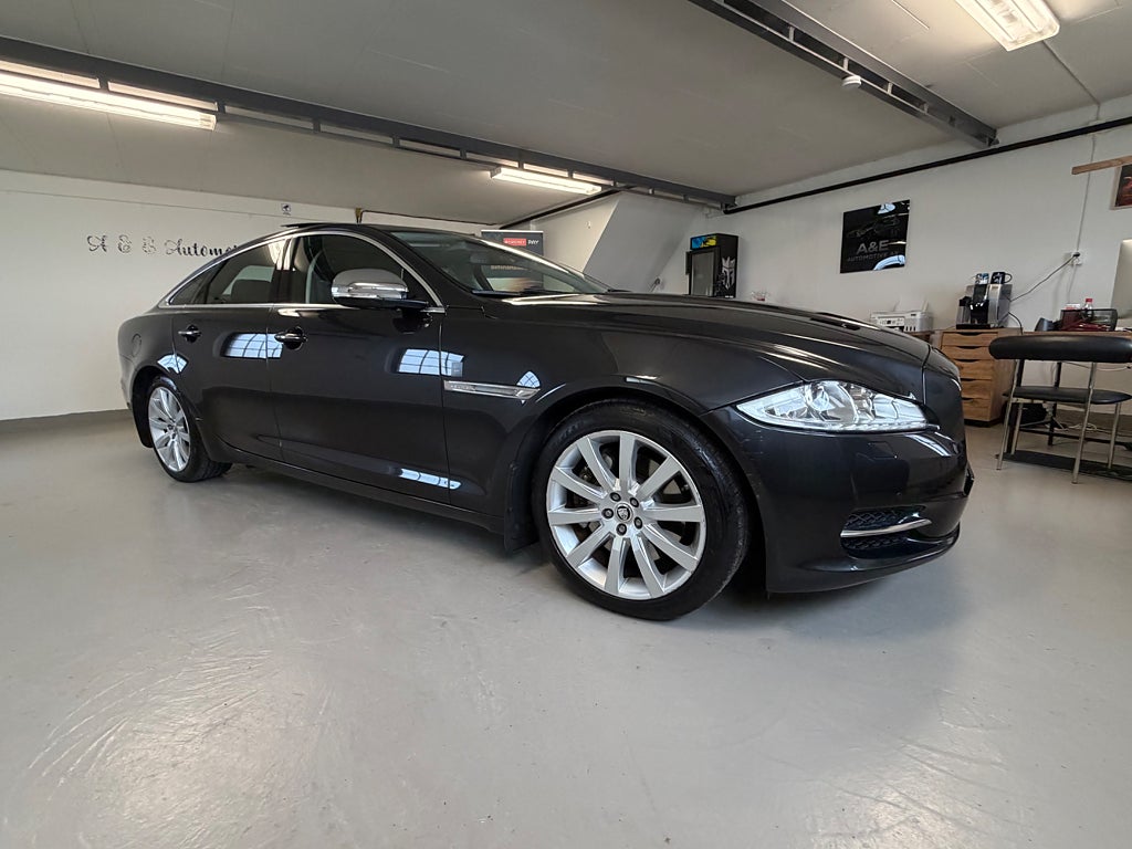 Jaguar XJ  3.0 V6 Diesel 275hk Premium Luxury *Reserverad*