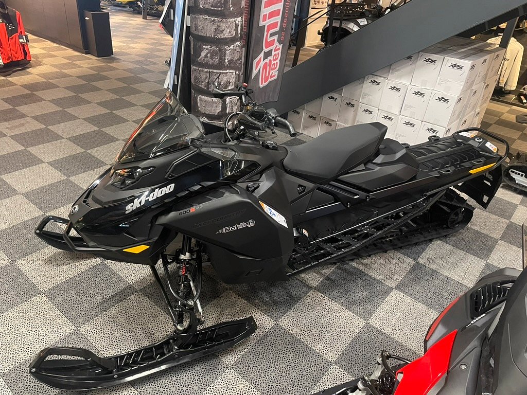 Ski-Doo Backcountry Adrenaline 146 600R E-TEC -25 