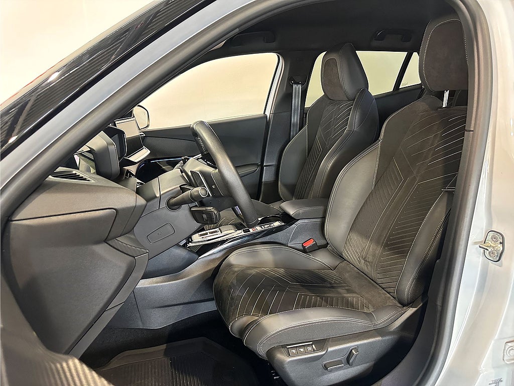 Bild på Peugeot 2008 GT 1.2 PT 130hk Aut - B-KAMERA, NAV, CARPLAY