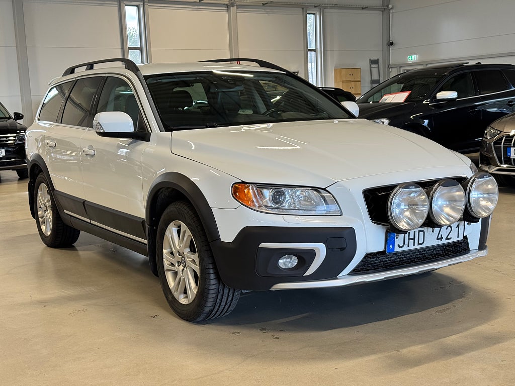 Volvo XC70 D4 AWD AUT SUM DRAG VÄRMARE EN ÄGARE NY KAMREM V-HJUL