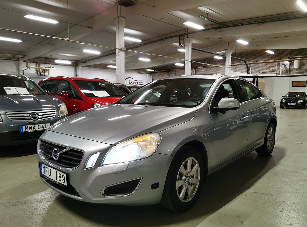 Volvo S60 DRIVe Summum Euro 5 & Nykamrem& Nyservad& dragkrok 