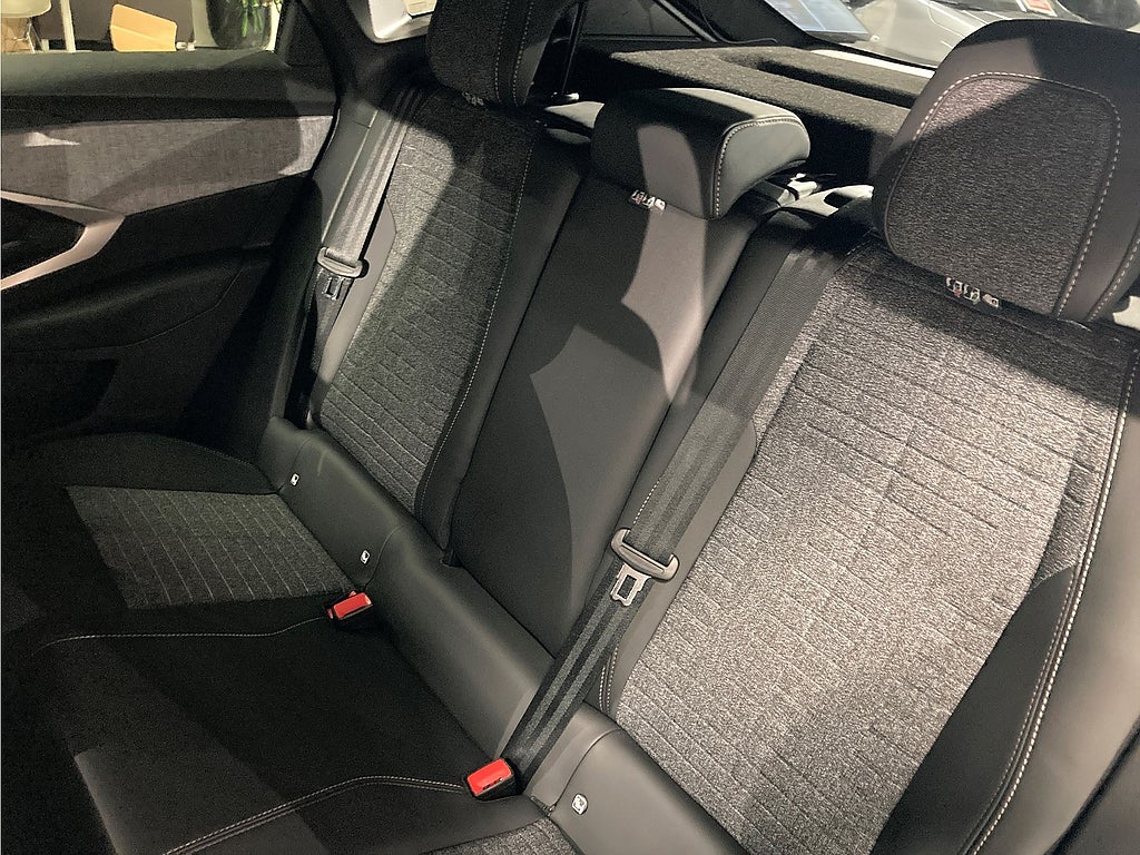 Bild på Peugeot 3008 Allure Hybrid 136hk - KAMPANJ! PRIVATLEASA FRÅN 24 MÅN