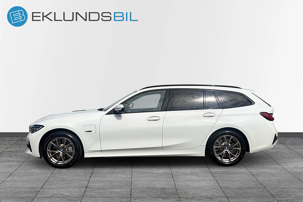 BMW 330e 2022