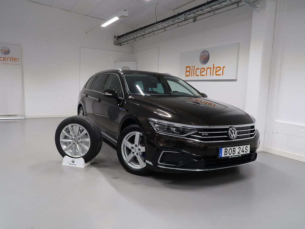 Volkswagen Passat GTE V-Däck ingår Massage-Elstol-Navi-Värmare-Carplay-Rattvärme