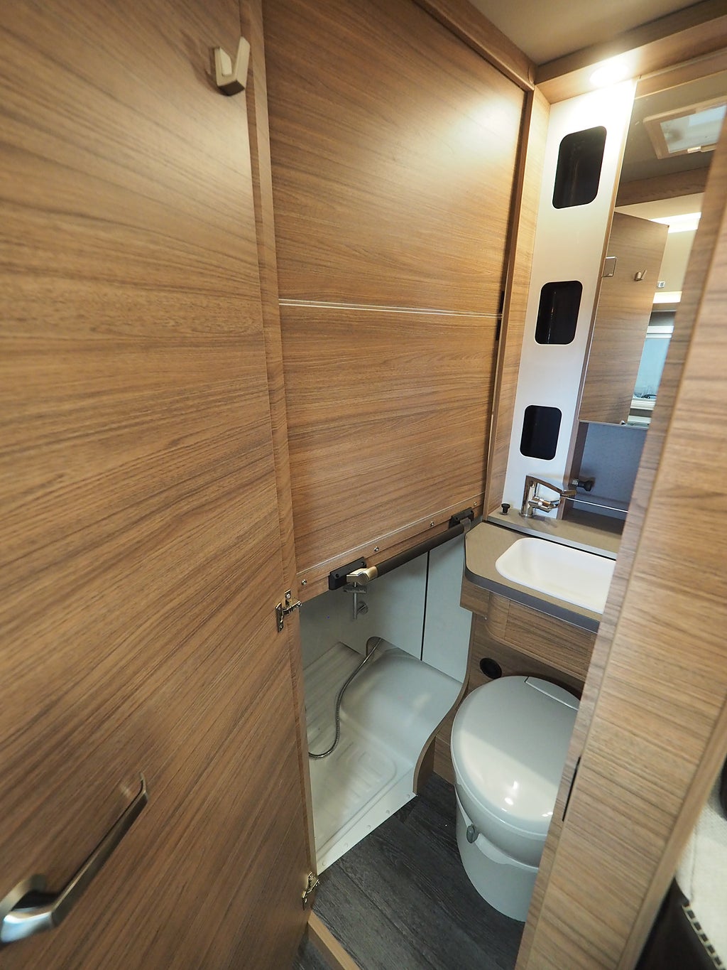 Weinsberg X-Cursion Van Edition Pepper I Aut 150hk I B-kort