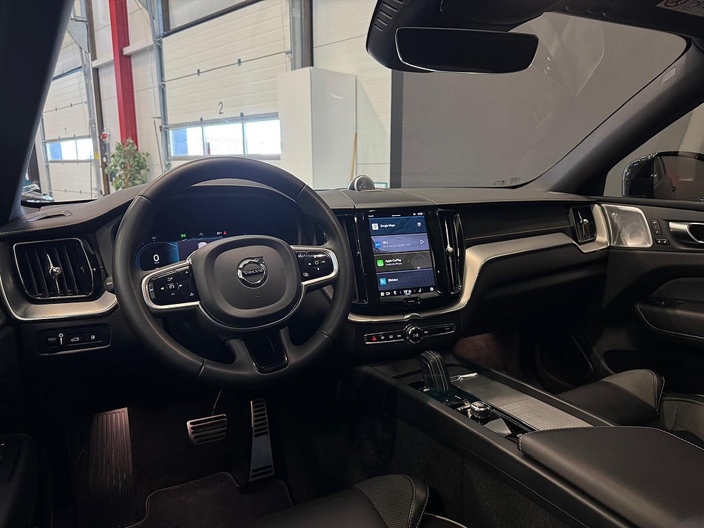 Volvo XC60 Recharge T8 AWD PRO *3,99%* R-Design B&W HUD Pano Moms