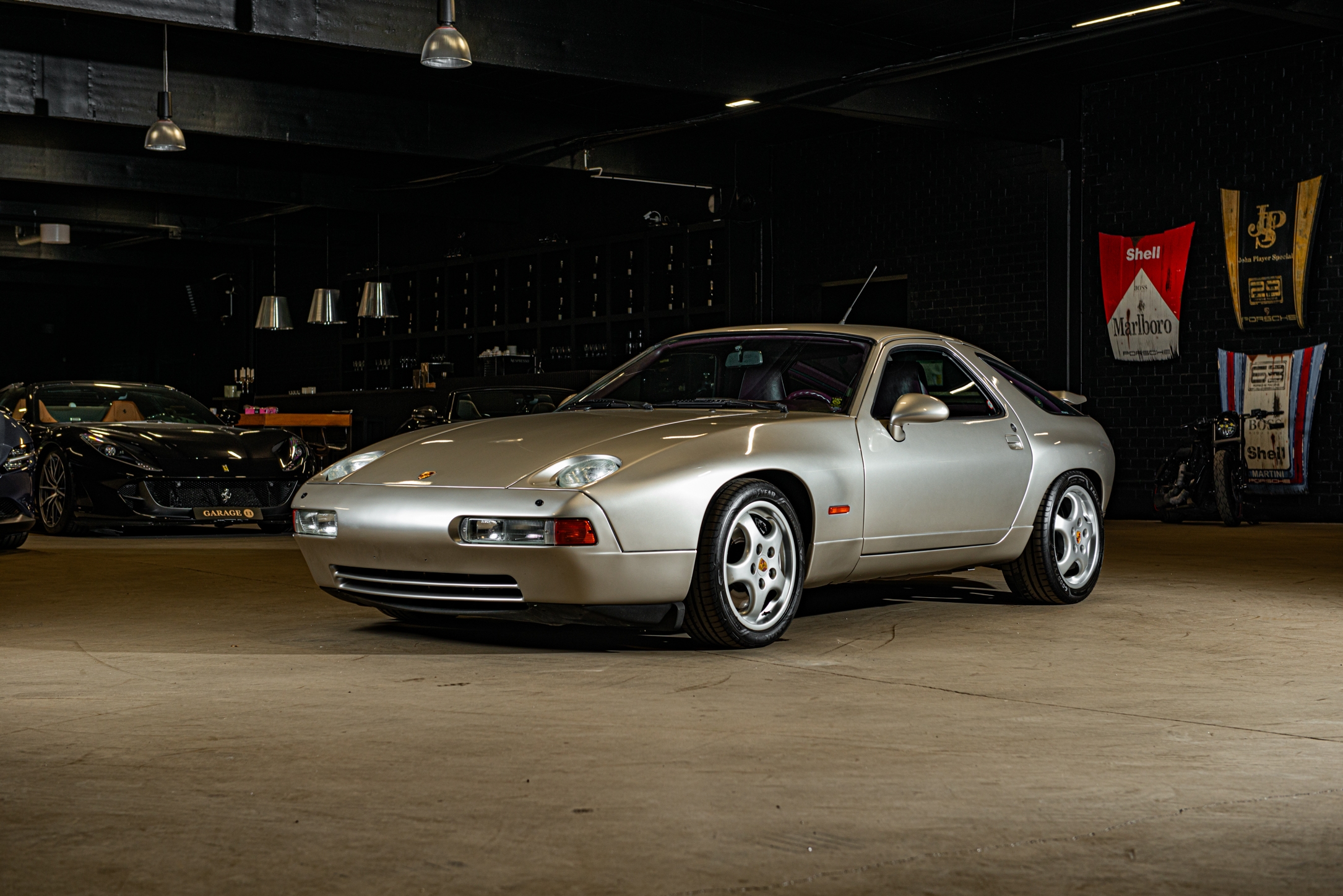 Porsche 928