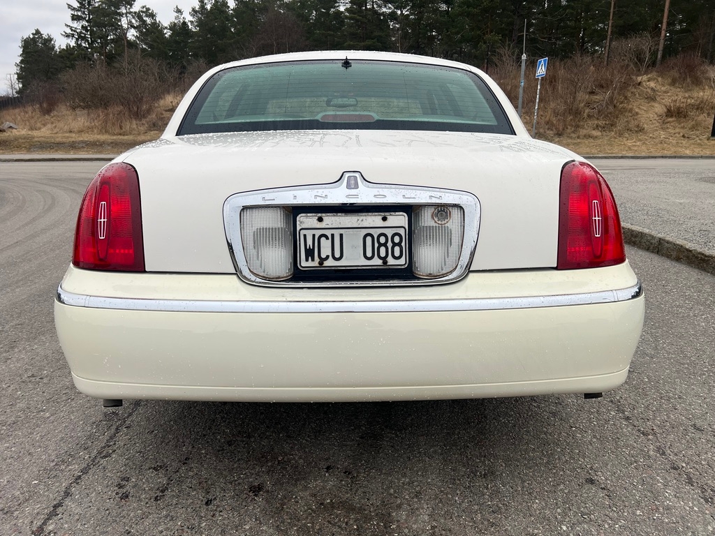 Lincoln Town Car 4.6 V8 2V SOHC 1999, kuva 3/30