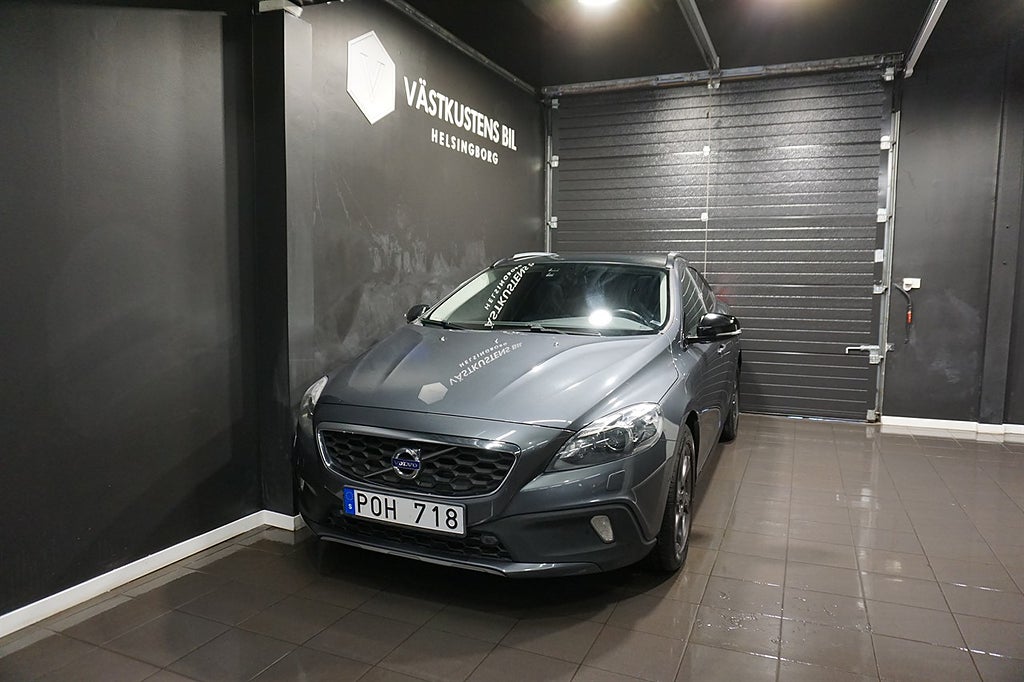 Volvo V40 Cross Country D2 Momentum, Pano, Navi, Låg Mil 115hk
