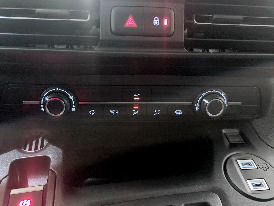 Bild på Peugeot Partner 130hk AT8 L2 - EDITION! SERVICE & VINTERHJUL INGÅR!