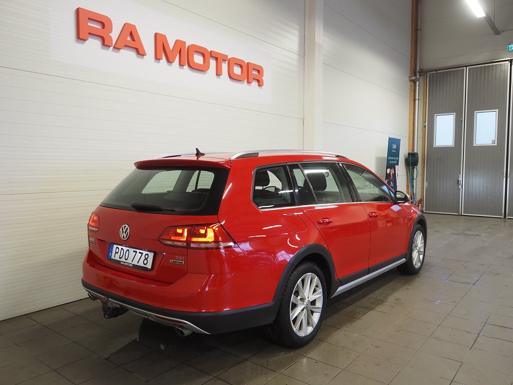 Volkswagen Golf Alltrack 1.8 TSI 180hk 4Motion |Drag|Värmare|Kamera| 2017