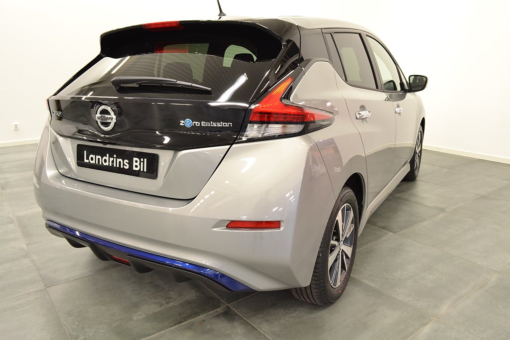 Nissan Leaf Acenta 40 kWh 6,6 kW Charger Landrins Bil