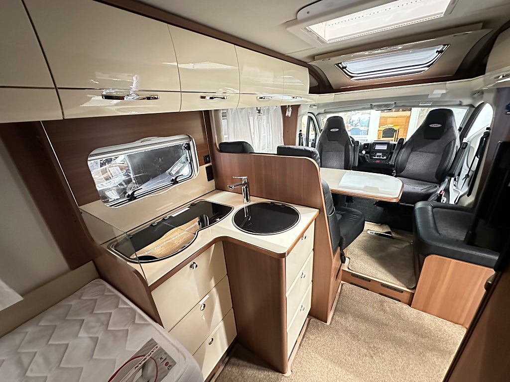 LMC T 713 Passion Alde Långbädd toa bak thumbnail