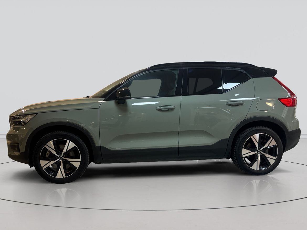 Volvo XC40 Plus 2022, bild 2/10