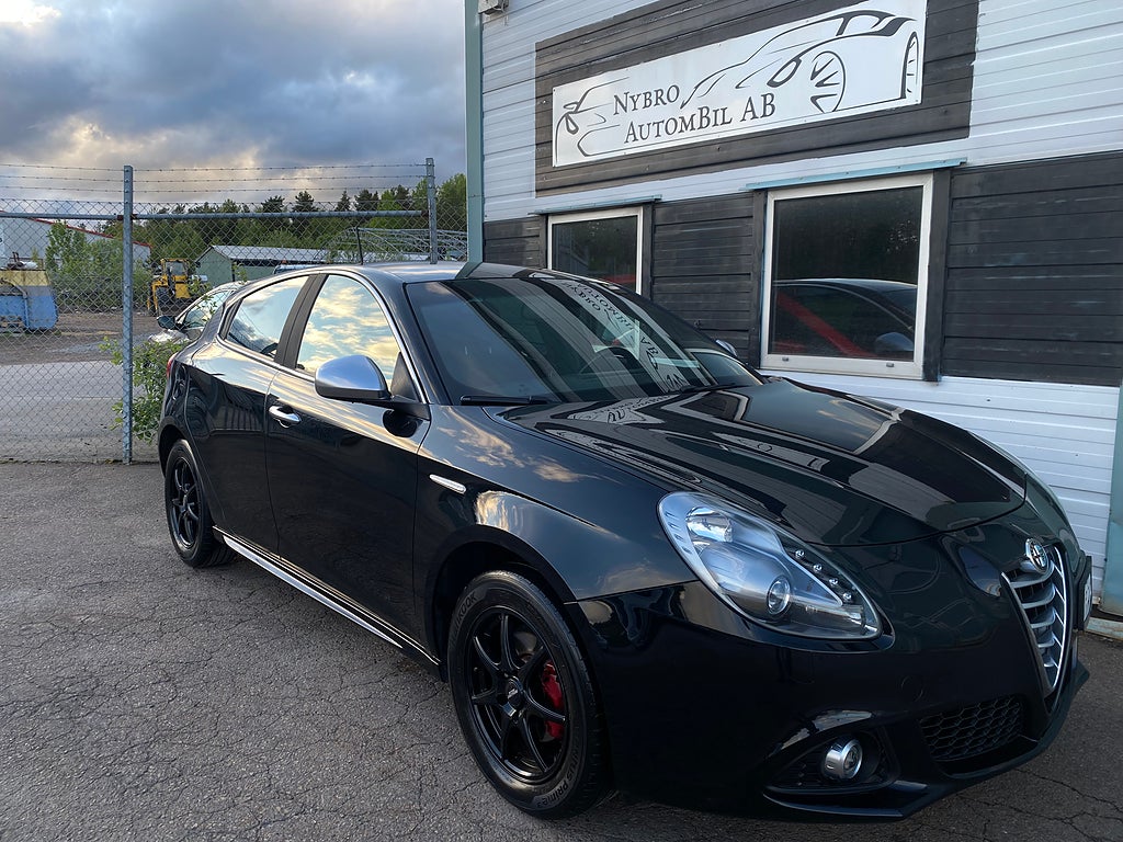 Alfa Romeo Giulietta 1.4 TB 16V Distinctive Euro 6&Nybesiktad&