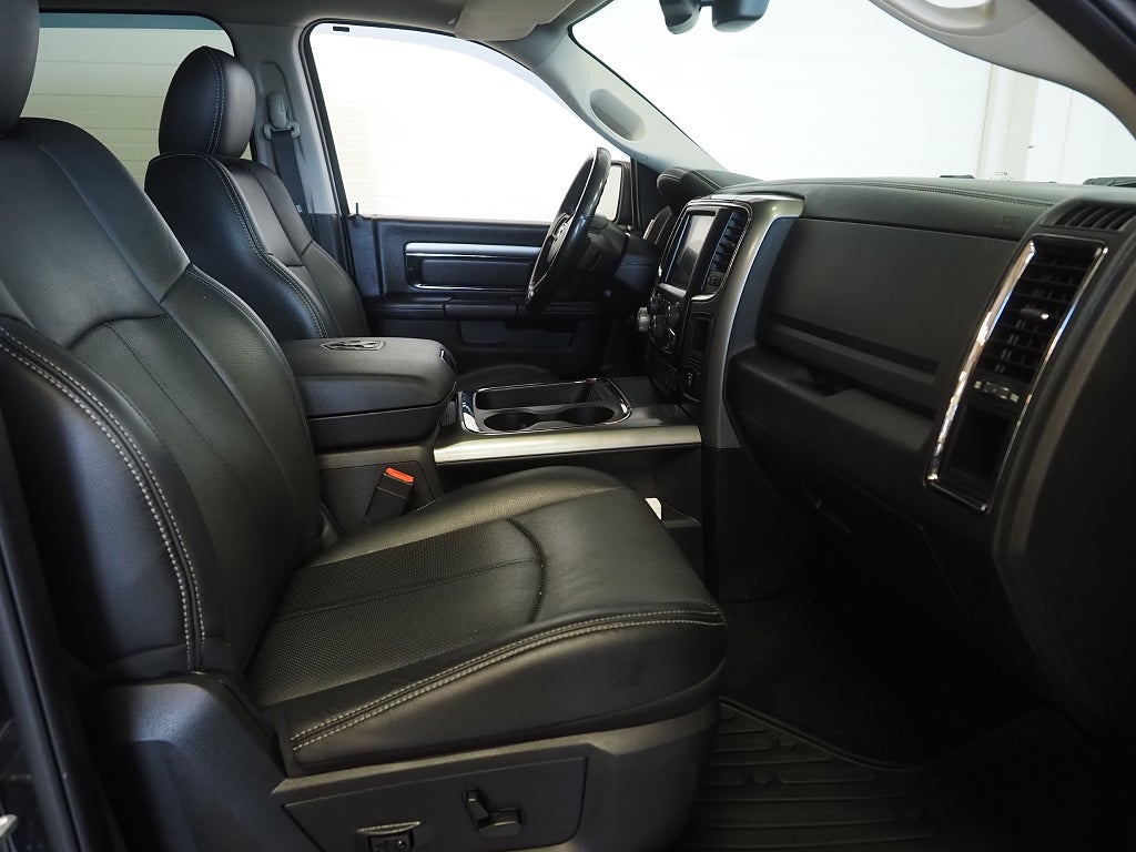 RAM 1500 Sport 5.7 V8 395hk HEMI 4x4 TorqueFlite |Taklucka|Drag| 2018