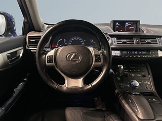 Lexus CT 200h 1.8 CVT Hybrid Executive Mvärm Kamera Skinn SoV – bild 9