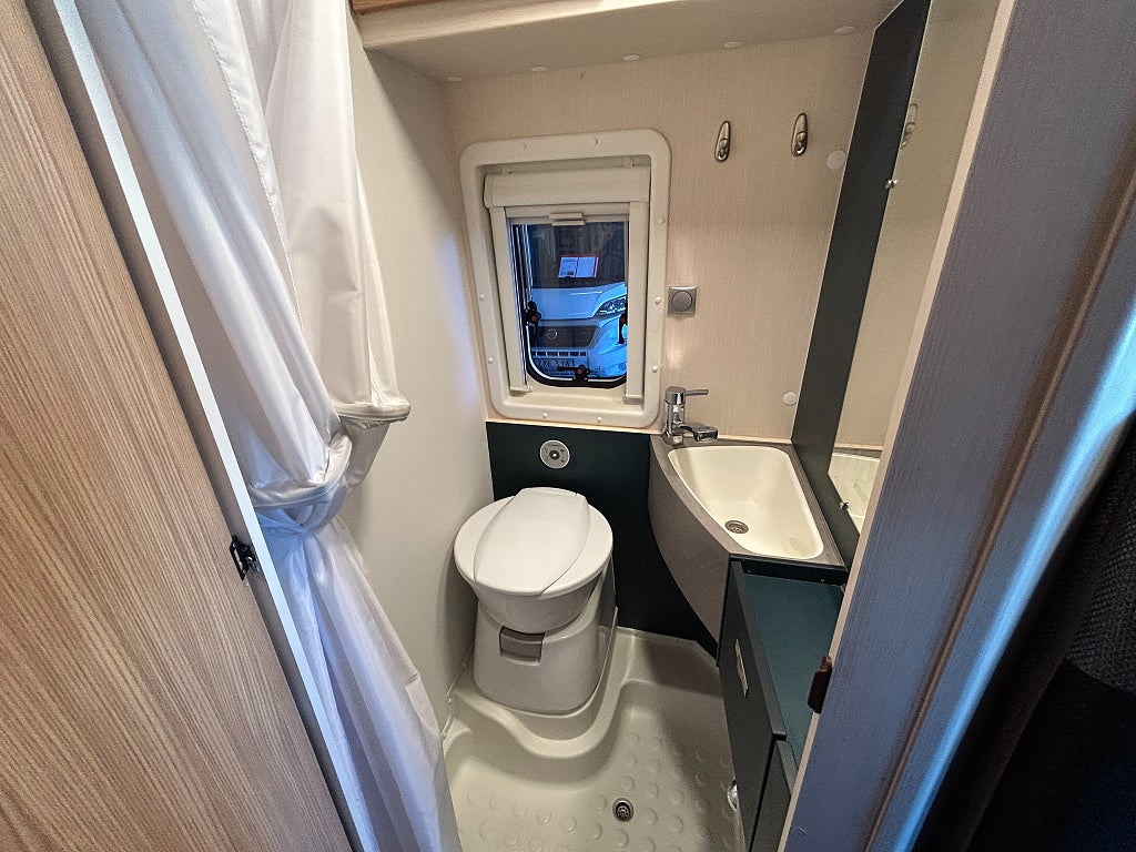 Knaus Boxlife R19 / Backkamera / Höj & Sänkbarsäng /Litium / Solcell  - Knaus