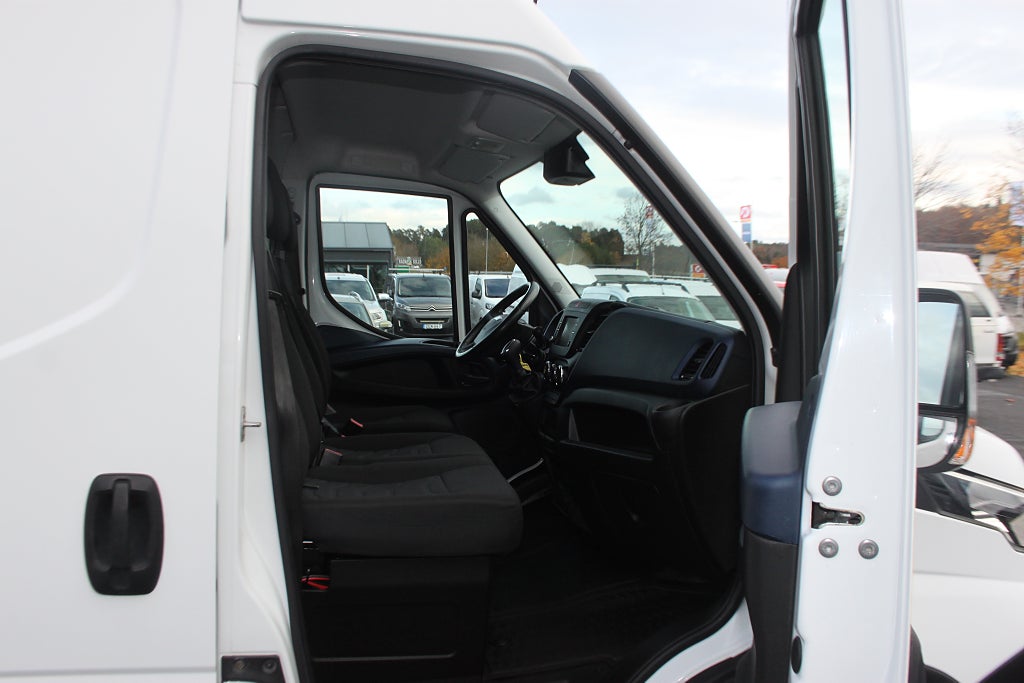 Iveco Daily 35-140 Skåpbil 2.3 JTD Hi-Matic Euro 6, bild 8