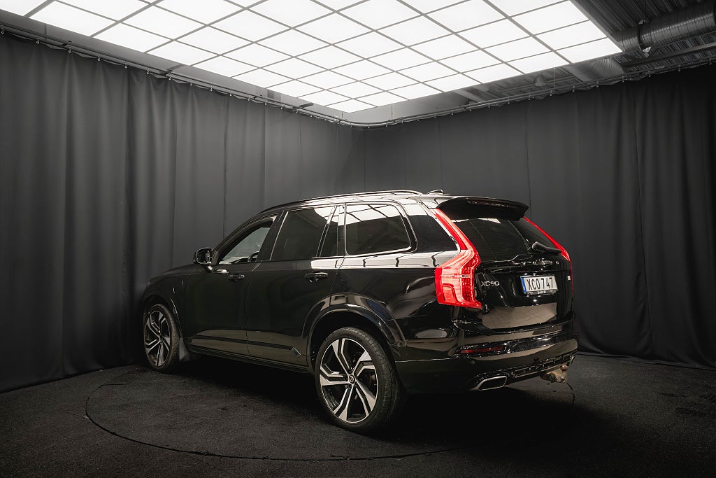 Volvo XC90 Recharge T8 AWD R-Design 7-sits PANO B&W LUFT DRAG MOMS