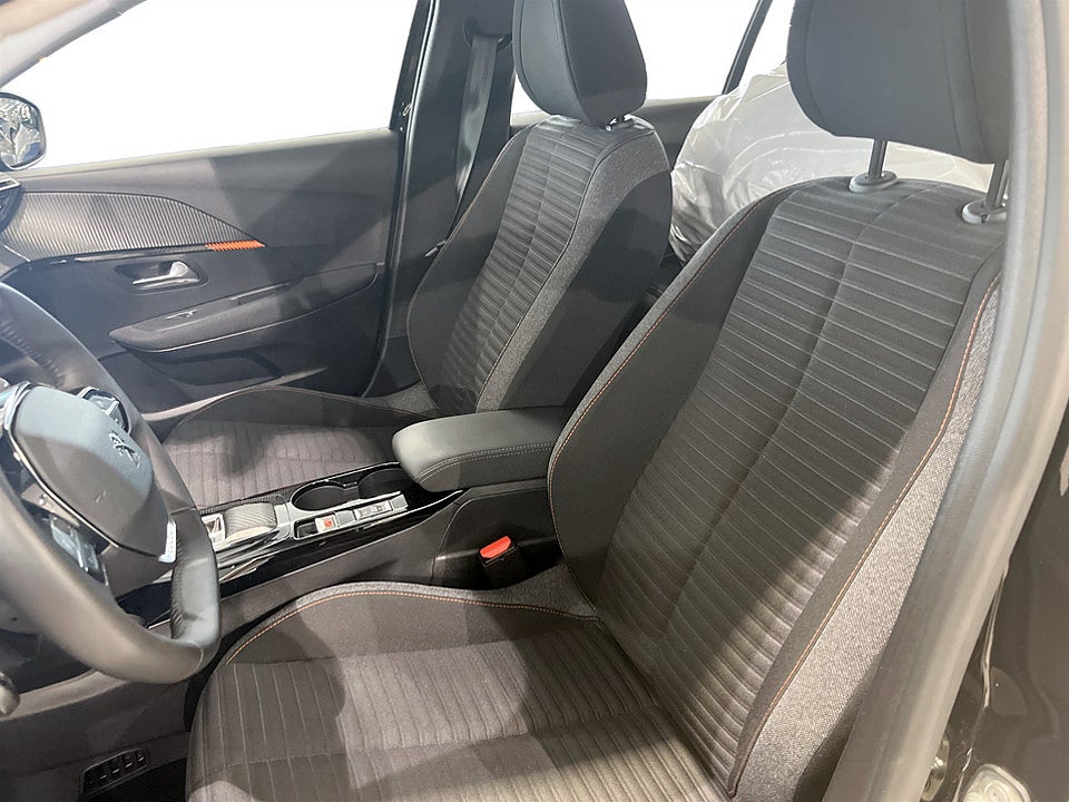Bild på Peugeot E-208 Active 50kWh 136hk Aut P-SENSORER