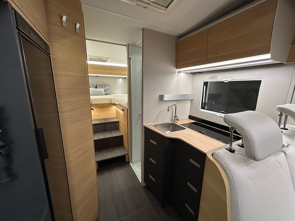 Adria Matrix 670 SL 60 Y /B-körkort/Taksäng/Automat/5 bältad - Adria