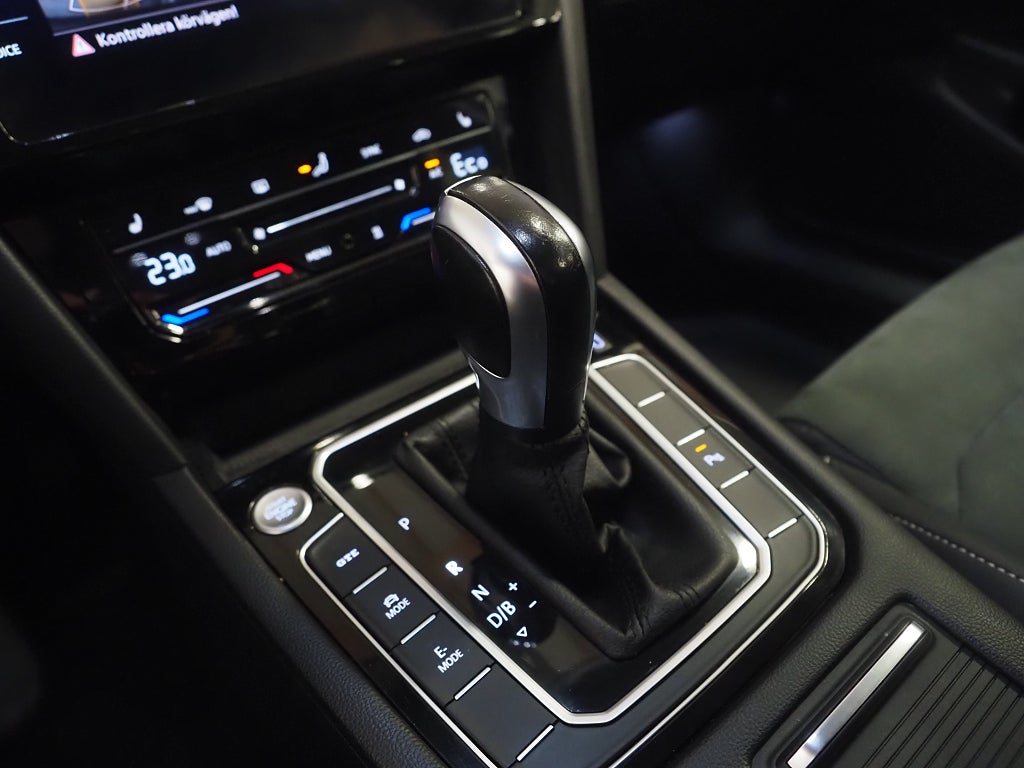 Volkswagen Passat SC GTE 1.4 TSI Plug-in Drag Cockpit Värmare Keyless GPS 2021