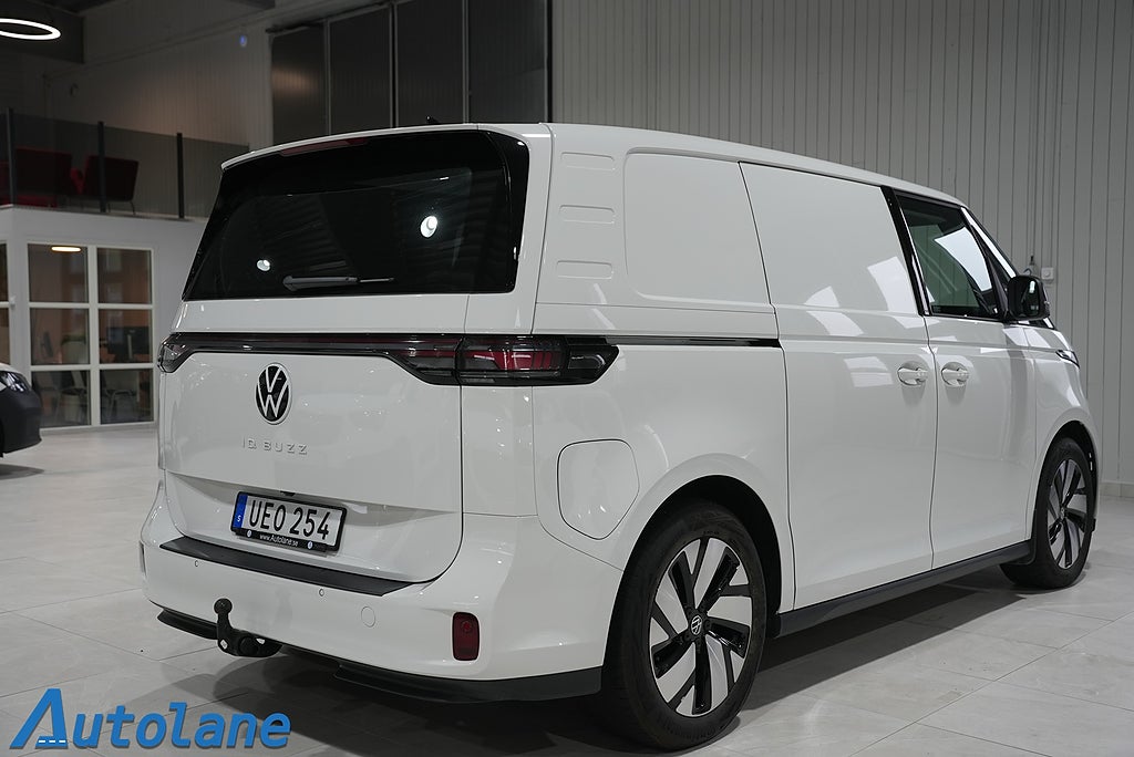 Volkswagen ID. Buzz Cargo 82kWh 204hk P-Värmare,Dragkrok,Kamera,CarPlay