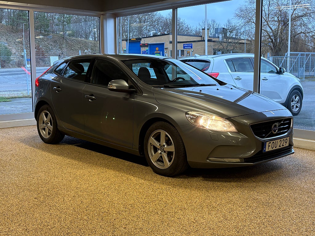 Volvo V40 D2 Kinetic PDC Fullservad Volvo Drag