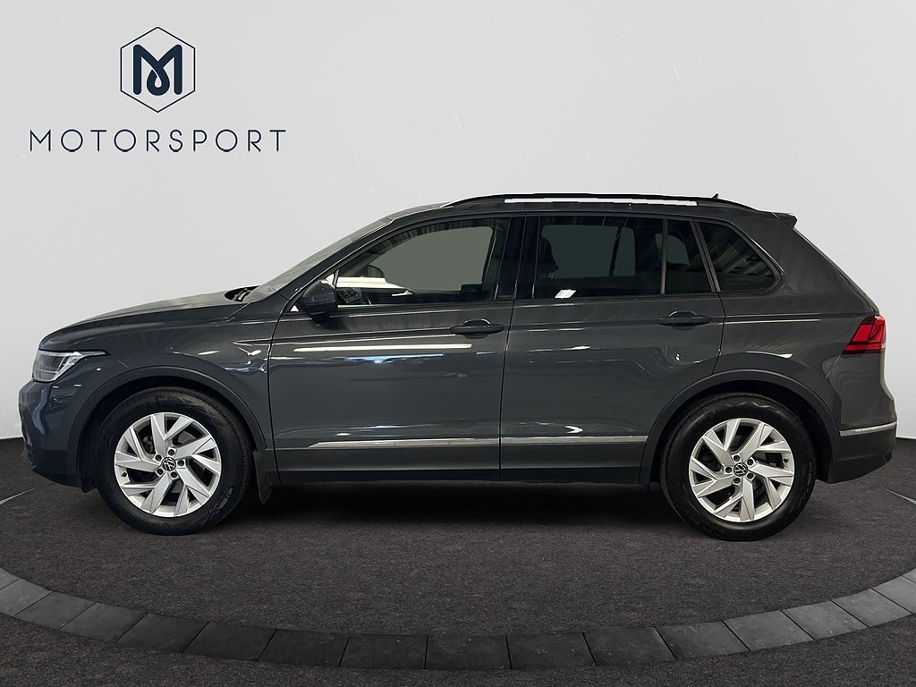 Volkswagen Tiguan 1.5 TSI Aut Adaptiv farth Motorvärmare Dragkrok Carplay bild 2