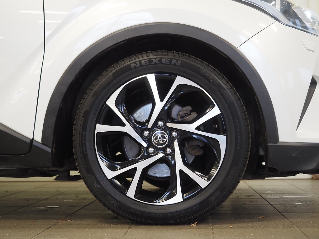 Toyota C-HR Hybrid 122hk CVT Style | Backkamera | 2017