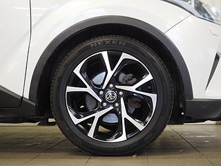 SUV Toyota C-HR 8 av 20