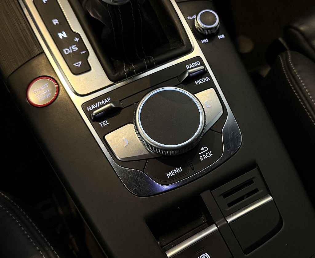 Audi RS3 RS 3 Sedan S Tronic B&O Stertman B-Kamera Cockpit