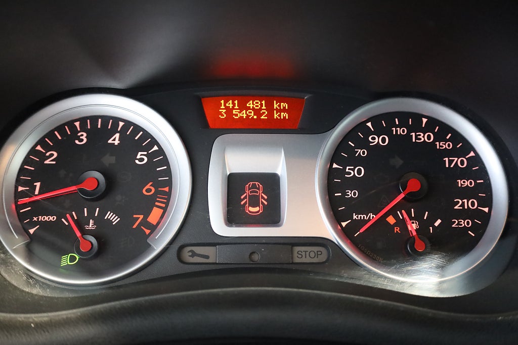 Renault Clio 1,2 75hk 5-dörrars Motorvärmare Nybesiktad 2013