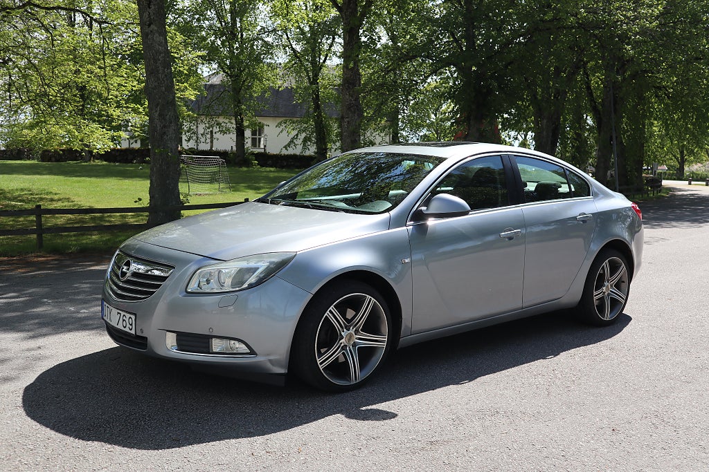 Opel Insignia Sedan 2.0 Turbo Edition Euro 5 Taklucka 20" Fälgar