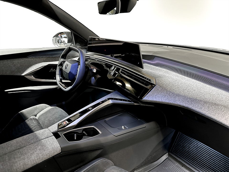 Bild på Peugeot 5008 GT Ultimate Hybrid - OMGÅENDE LEVERANS!