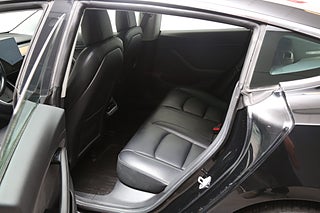 Sedan Tesla Model 3 24 av 27
