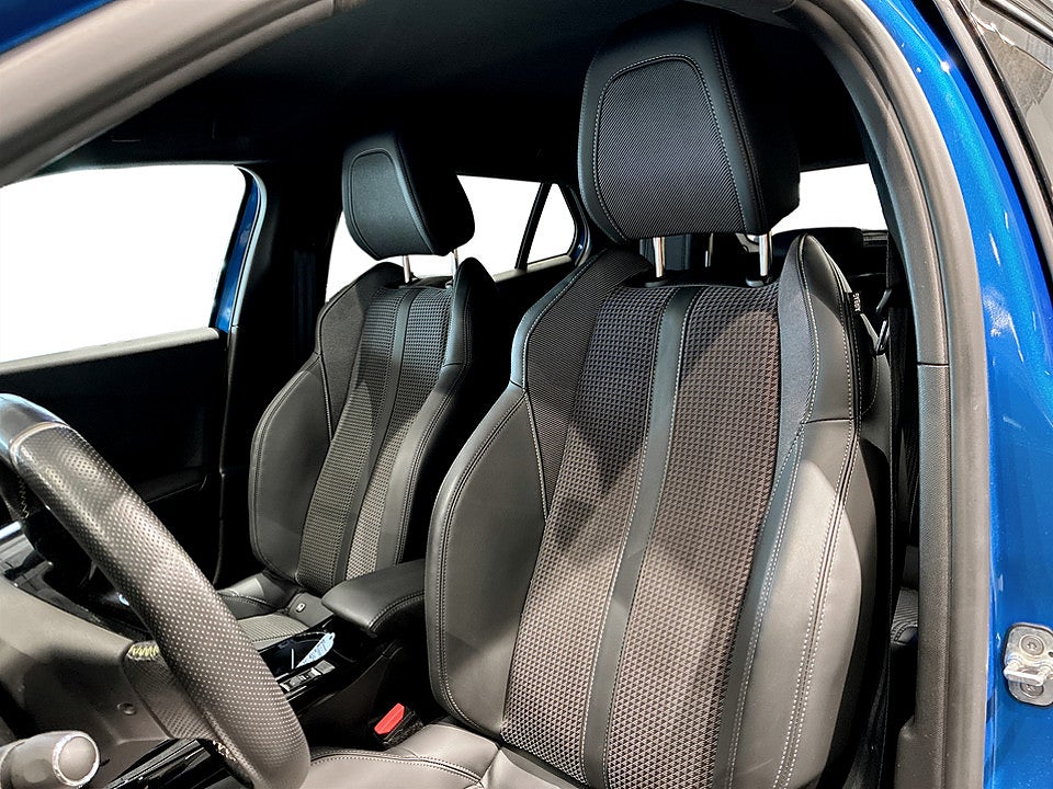 Bild på Peugeot E-2008 GT 50kWh 136hk Aut 360-KAMERA CARPLAY KEYLESS