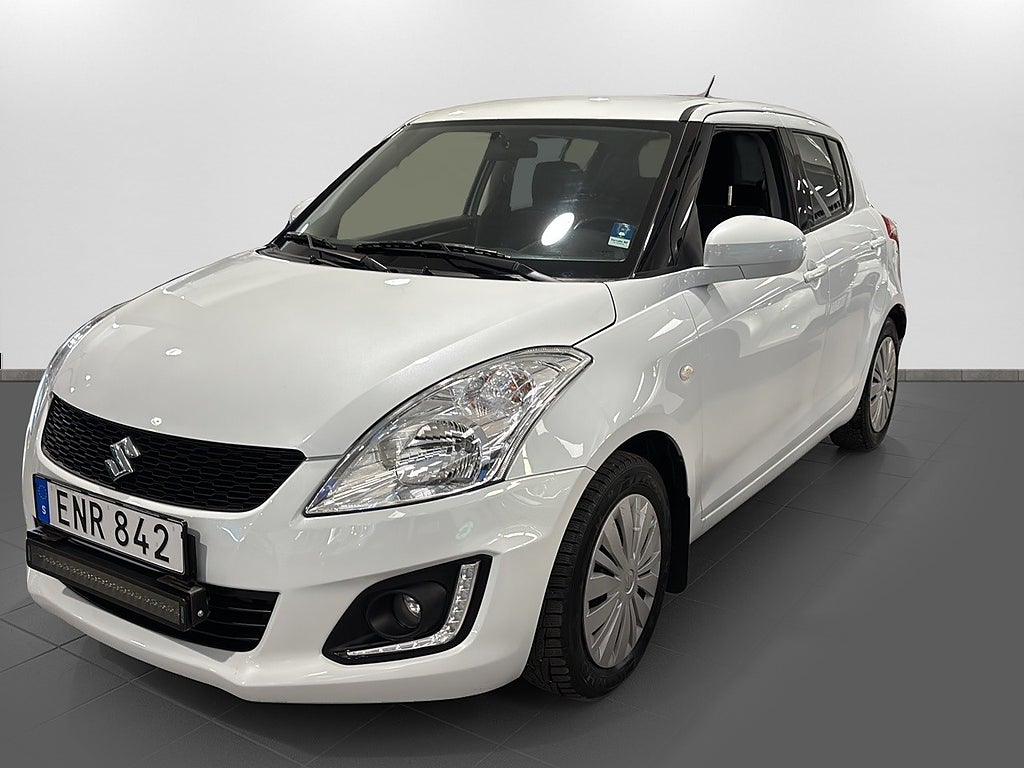 Suzuki Swift 94HK  5dörrar /Vinterhjul /Dragkrok /x ljus ramp/