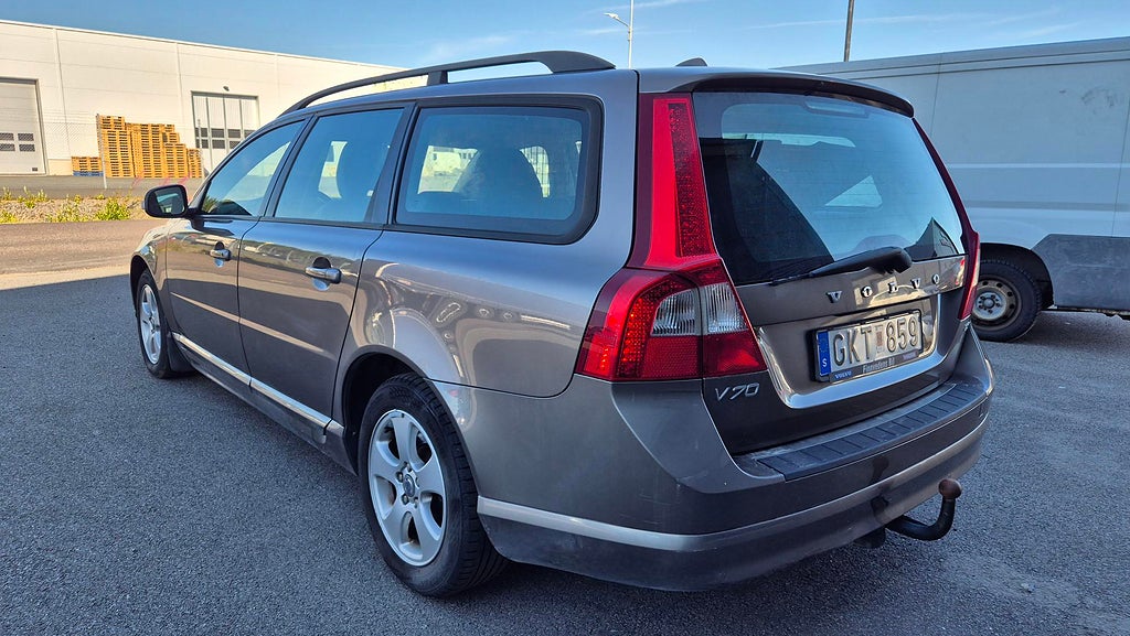 VOLVO V70 2.0 ETHANOL 146CH MOMENTUM