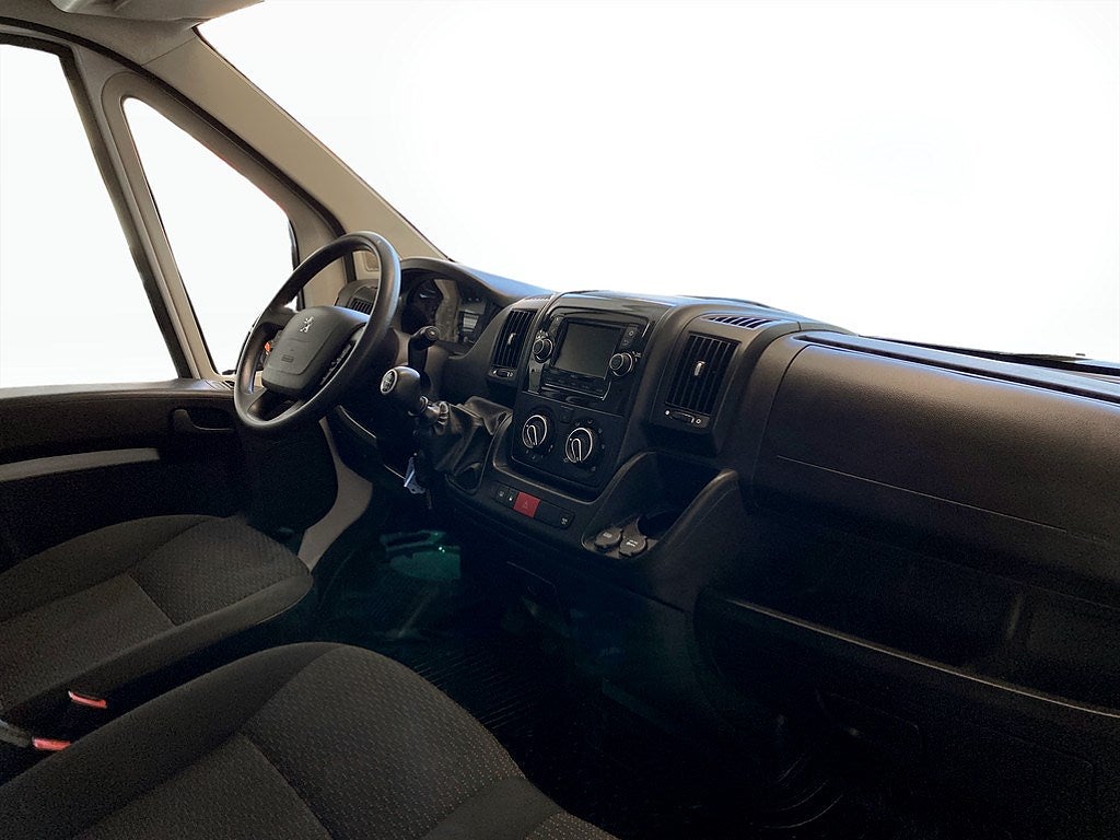 Bild på Peugeot Boxer PRO+ L3H2 2.2 BHDi 140hk - DRAG, B-KAMERA