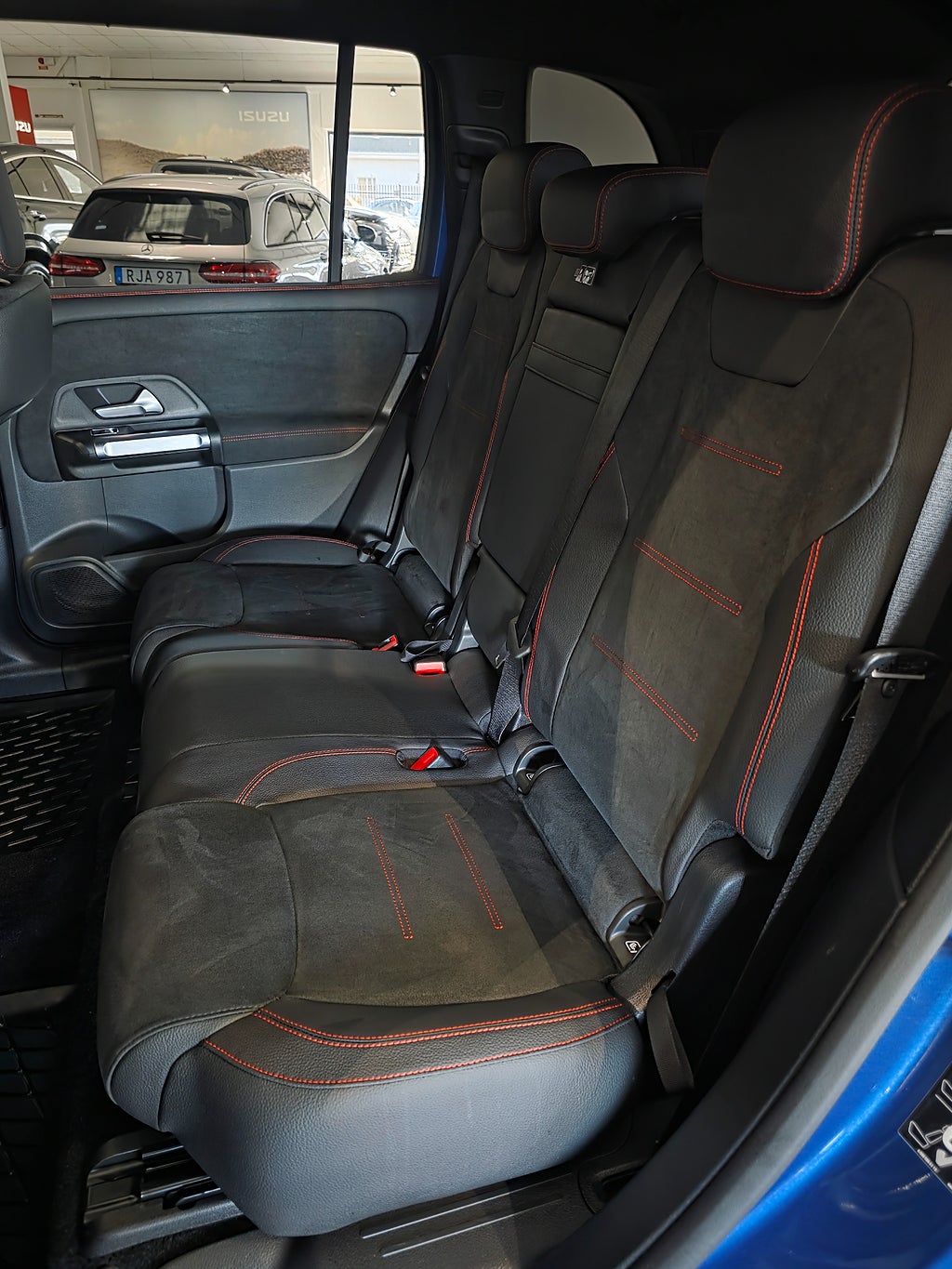 Mercedes-Benz GLB 220 d 4MATIC AMG Värmare Drag Advanced Plus - bild 17