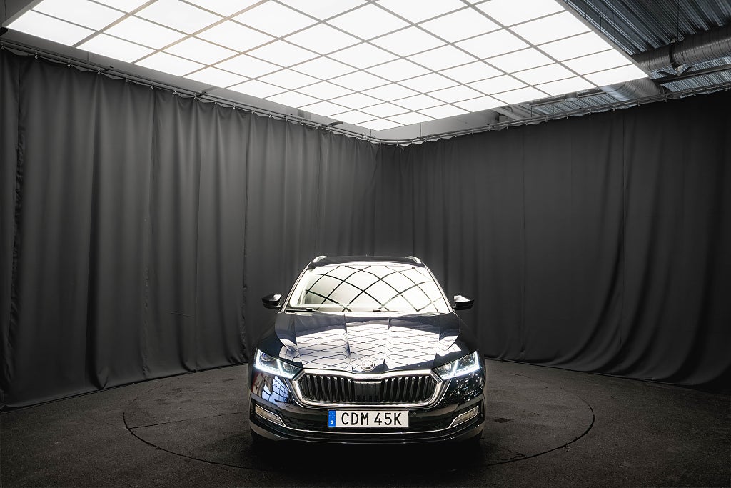 Skoda Octavia TDI STYLE D-VÄRM DRAG KAMERA CANTON 1-ÄGARE ALCANTARA