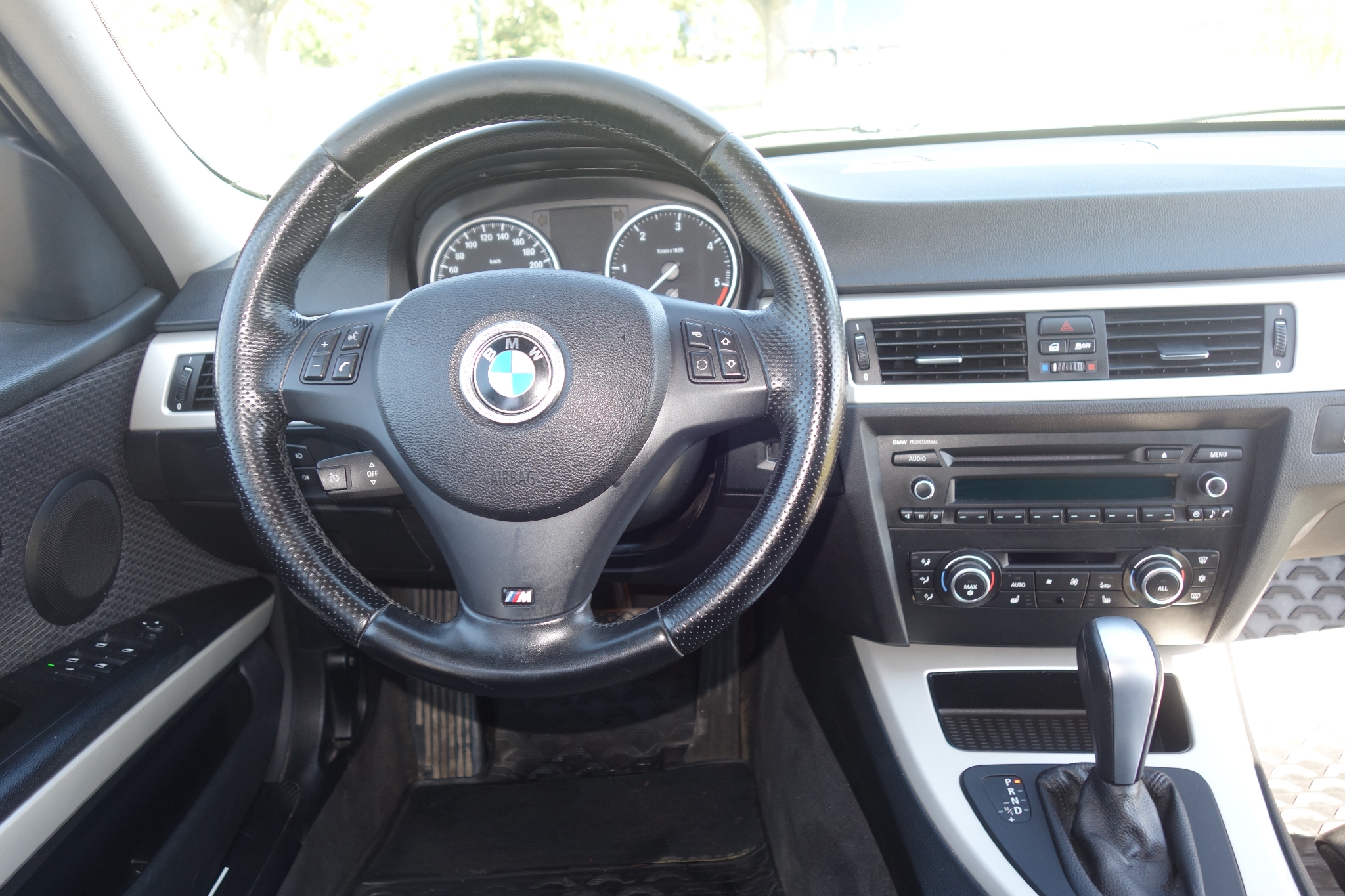BMW 320 d 184hk Sedan Automat 2011, bild 7/47