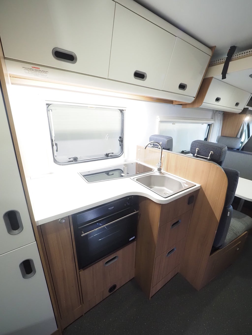Sun Living S 70 DK AC I 6 bälten I 6 bäddar I 3500kg I B-kort 2018