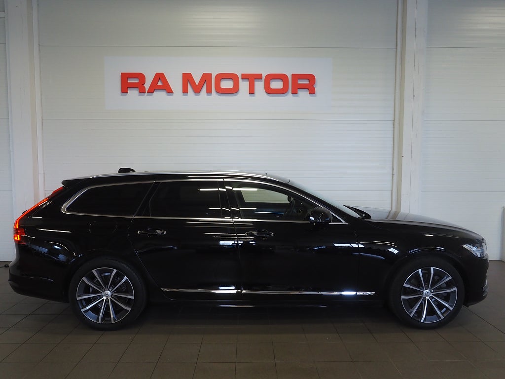 Volvo V90 Recharge T6 AWD Inscription Skinn Drag Pano Orrefors 2022