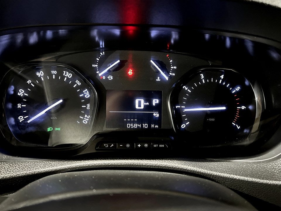 Bild på Peugeot Expert PRO+ 2.0 BHDi 177hk Aut L2 - DRAG,VÄRMARE,NAV